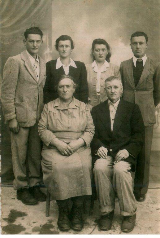 una famiglia nel 1945